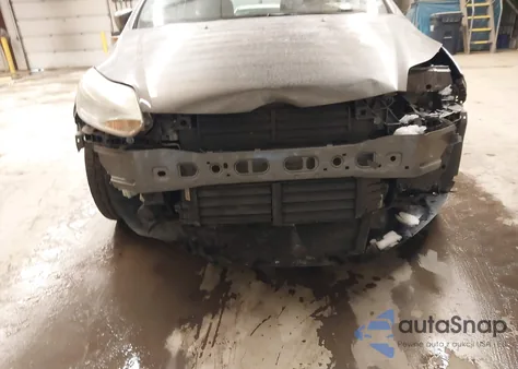 2014 Ford Focus Se z USA, uszkodzony, nr VIN 1FADP3K28EL114224